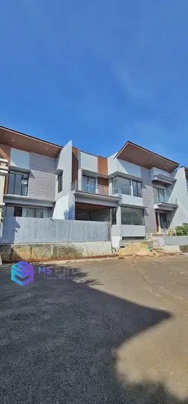 RUMAH BARU MINIMALIS MODERN 2.5 LANTAI DALAM CLUSTER DEKAT ANEKA BUANA