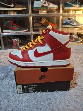 NIKE DUNK HIGH VARSITY RED ST JOHN 1999 NEW SIZE 42 ORIGINAL
