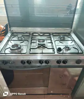 Kompor standing 6 tungku merrk Ariston