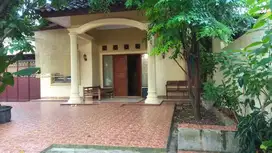 Dijual Cepat Rumah Luas di jln Perikanan Pancoran Mas Depok