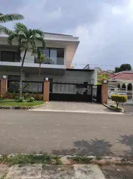 Rumah' Renovasi dijual di pondok indah Jakarta Selatan