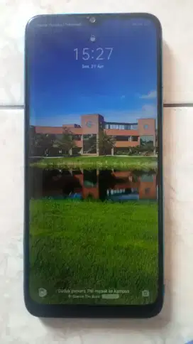 Jual realme 5i ram 4/64 batre awet banget lcd ori