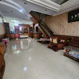 Dijual Villa Mewah daerah Cemara
