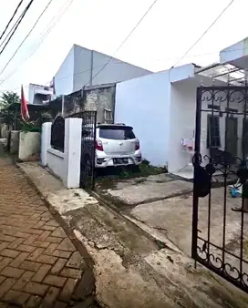 Kesempatan Langka! Rumah Kontrakan luas 6 pintu Depan Stasiun BSD