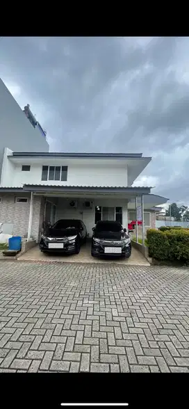 Rumah Hoek dijual di modernland