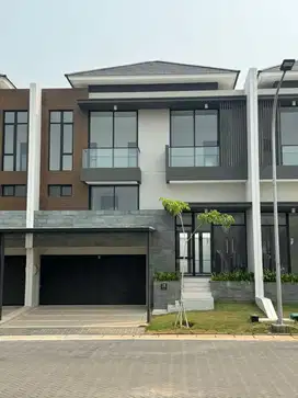 Spesialis Sewa Rumah PIK 2 300m2 (4+1 Kamar Tidur)