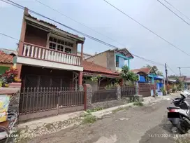 Rumah Tropis Modern di Margahayu Permai