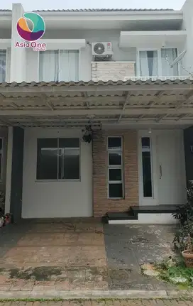 Dijual rumah di perumahan Cibubur country