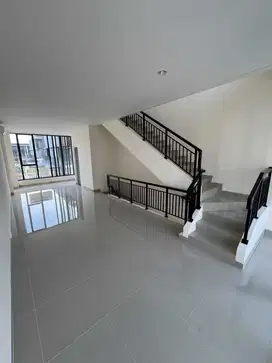 Disewakan Ruko Hampton Walk 3 Lantai Di Gading Serpong
