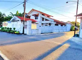 Rumah luas nyaman dekat kantor DPRD Surakarta