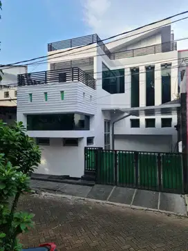 Jual Cepat Rumah mewah 3 lantai di Jatibening Estate, Bekasi Selatan