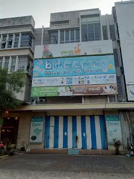 Ruko Lebar 10 Pinggir Jalan di Mega Boulevard Harapan Indah Bekasi