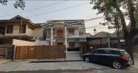 RUMAH MURAH MEWAH SIAP HUNI DI KRAMAT PELA KEBAYORAN BARU JAKSEL