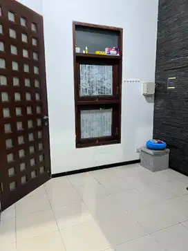 ‼️JUAL CEPAT‼️Rumah 1,5 Lantai diRoyal Ketintang Regency SBY.
