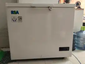 Freezer kondisi bagus