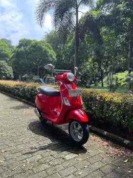 JUAL MURAH VESPA LX 125 2v KARBU 2011