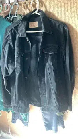 Jaket jeans hitam levis ori