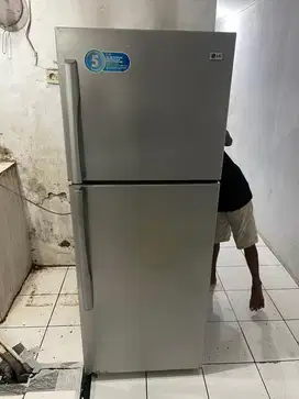 Kulkas LG 2 pintu
