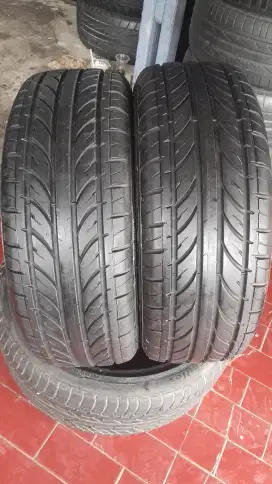 Jual ban copotan voxi gt radial champiro GTX pro 205/60R16 90%..2pcs