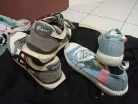 Sepatu onitsuka tiger dan sepatu hush puppies
