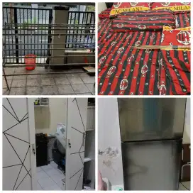 Jual kulkas 2 pintu+kasur+lemari baju+jemuran.