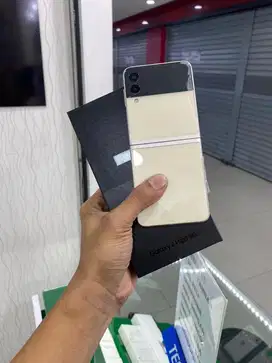 Samsung Galaxy Zflip 3 5G 8/128gb fullset original minus sesuai foto
