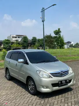 Innova G Diesel Matic 2010
