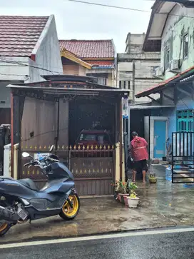 Rumah Komersial di Kayumanis Timur Rare Item