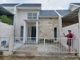 Oper kredit murah rumah De Naila Village menganti