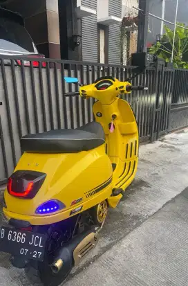 VESPA LX I-GET 125 TAHUN 2022