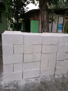 Batu kumbung pondasi