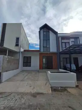 Rumah 2 Lantai Siap Huni Dalam Komplek Termurah Dipamulang
