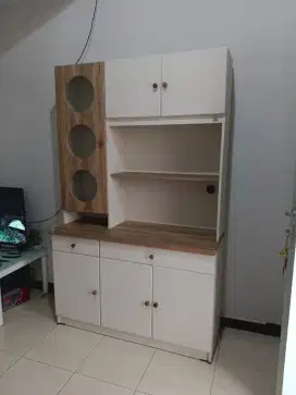 Dijual lemari makan/ lemari dapur