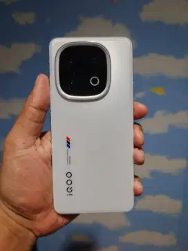 Iqoo 13 16/512gb fullset garansi Desember 2025