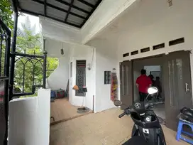 Disewakan rumah bluru permai jalan utama (bisa untuk usaha)
