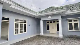 Disewakan! Rumah 11 Kamar Cocok untuk Kos-kosan dan Lokasi Strategis.