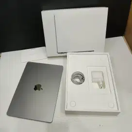 MacBook Air M2 13 inch 8/256GB Like New