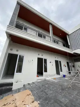 KOST EKLUSIF 2 LANTAI MODERN 9 KAMAR TIDUR DI JALAN KALIURANG KM 13.5
