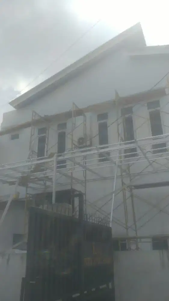 tukang cat dan baja ringan