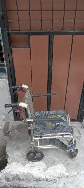 kursi roda bekas
