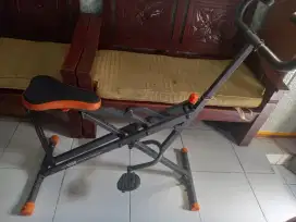 Alat fitnes untuk olahraga di rumah