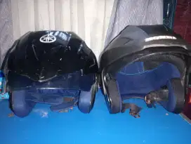 Di jual 2 helm bekas