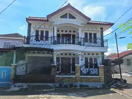 Dijual rumah mewah 2 lt, eksklusif, di Citra Indah City