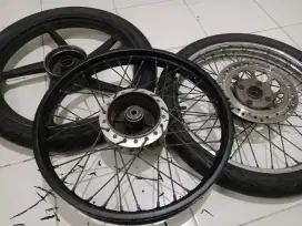 Velg motor. Keluarga honda. Supra karisma