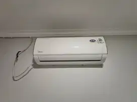 AC Midea 0.5 PK masih mulus