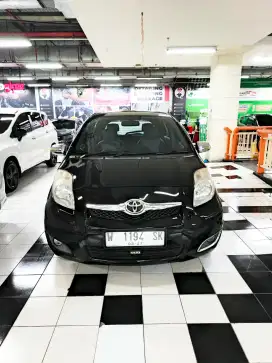 Yaris 1.5 E matic 2011 Hitam