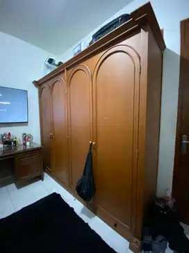 Lemari Kayu 4 Pintu Lengkap dengan Cermin