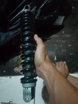 Shockbreaker belakang vario125 LED/old copotan