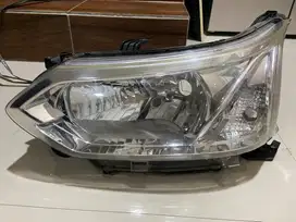 Headlamp avanza 2016