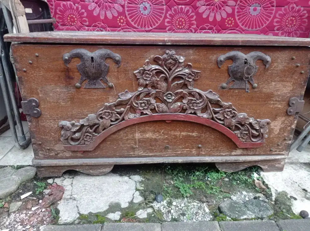 Dijual meja kuno antik
